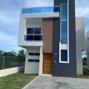Сasa de vacaciones Agradable casa !